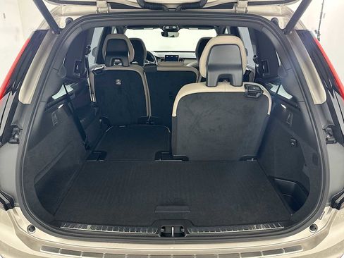 New 2026 Volvo XC90 T8 Plus w/ Protection Package Premier AWD/4WD image 24