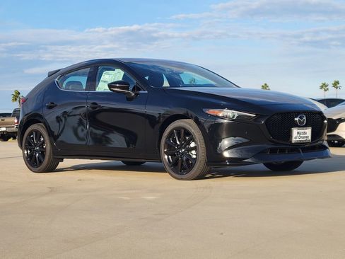 New 2026 MAZDA MAZDA3 Hatchback w/Premium Plus Pkg image 28