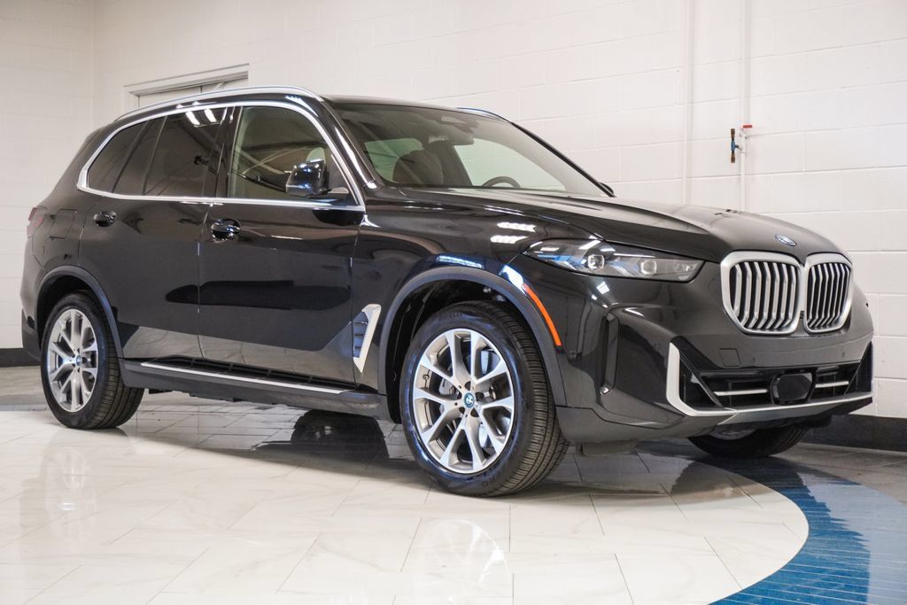 Used 2025 BMW X5 xDrive50e AWD/4WD image 5