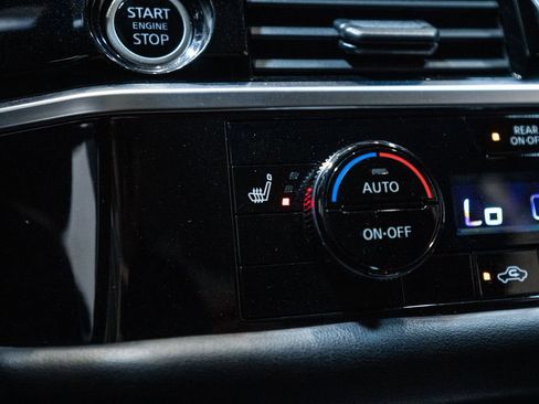 Used 2024 Nissan Pathfinder SV AWD/4WD image 25