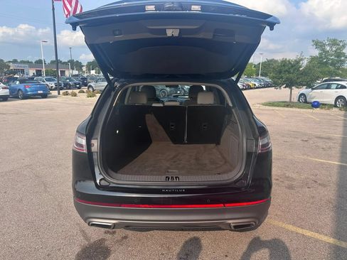 Used 2020 Lincoln Nautilus FWD image 7