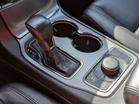 Used 2020 Jeep Grand Cherokee Limited X AWD/4WD image 19