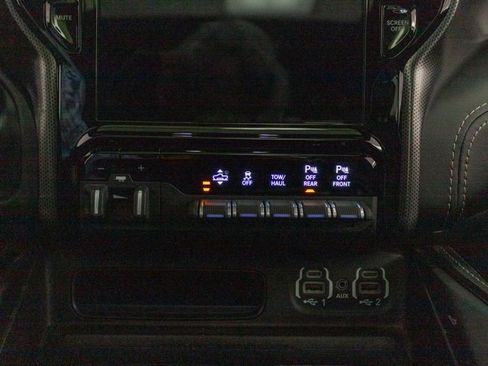 Certified 2022 RAM 1500 Limited w/ Night Edition image 18