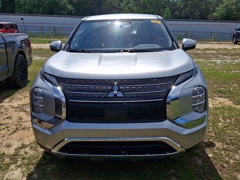 Used 2022 Mitsubishi Outlander ES FWD image 2