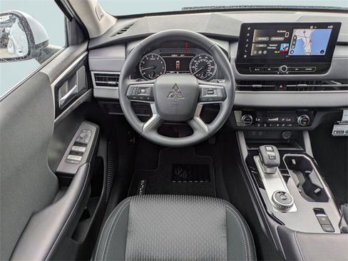 New 2025 Mitsubishi Outlander ES image 15