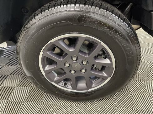 Used 2023 Jeep Wrangler Unlimited Sahara image 37