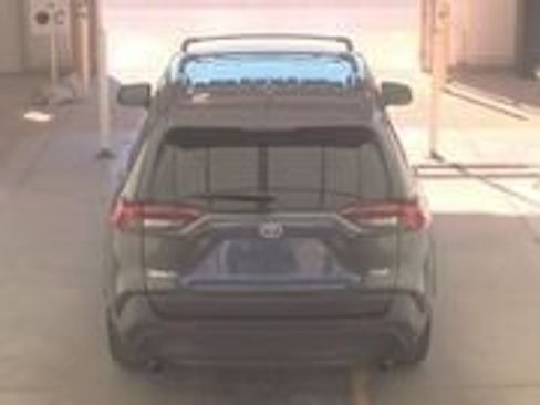 Used 2019 Toyota RAV4 XLE image 7