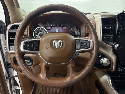 Used 2019 RAM 1500 Laramie RWD image 16