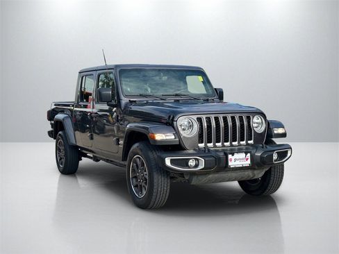 Used 2023 Jeep Gladiator Overland image 3