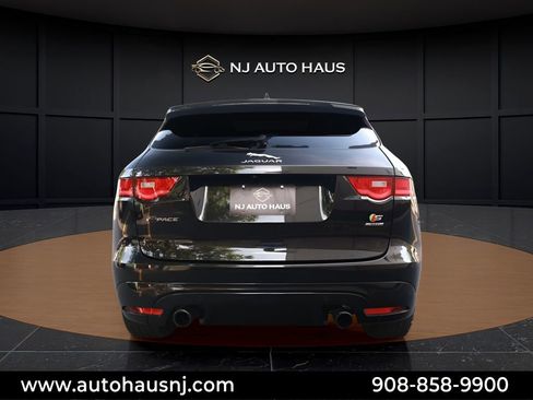 Used 2019 Jaguar F-PACE S AWD/4WD image 11