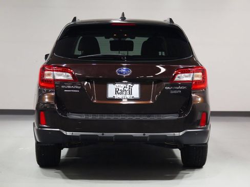 Used 2017 Subaru Outback 3.6R Touring AWD/4WD image 2