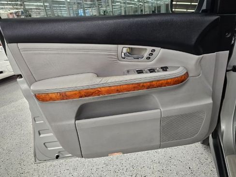 Used 2005 Lexus RX 330 AWD image 22