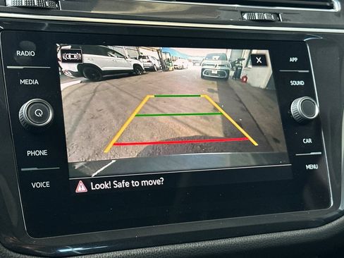 Used 2023 Volkswagen Tiguan SE w/ Panoramic Sunroof Package FWD image 20