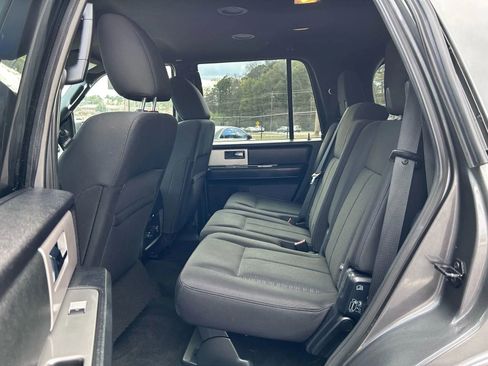 Used 2017 Ford Expedition XLT image 9