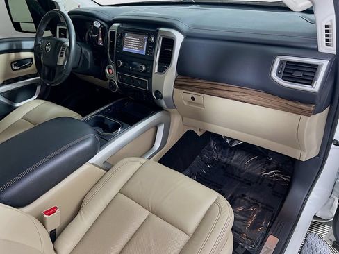 Used 2018 Nissan Titan SL w/ Chrome Package AWD/4WD image 29