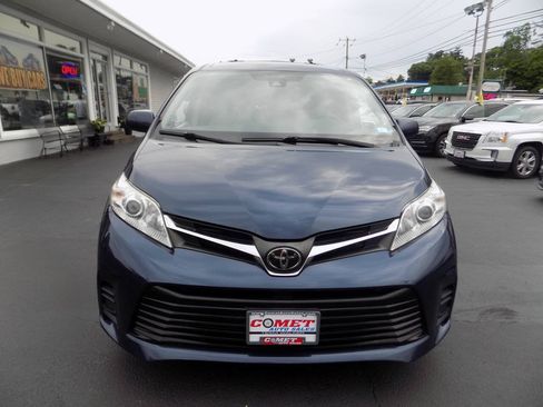 Used 2020 Toyota Sienna LE AWD/4WD image 11