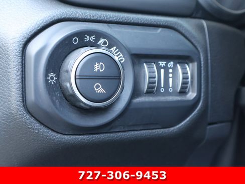 Used 2021 Jeep Gladiator Willys image 22