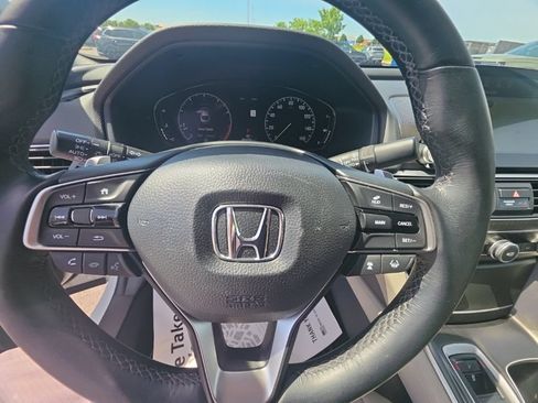 Used 2019 Honda Accord Touring image 17