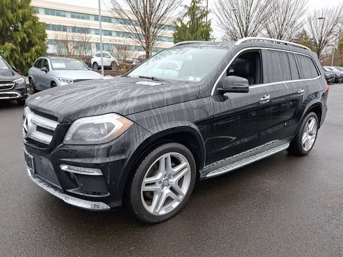 Used 2014 Mercedes-Benz GL 550 4MATIC image 3