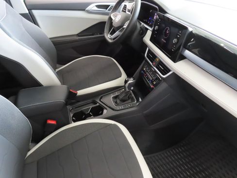 New 2025 Volkswagen Taos SE image 26