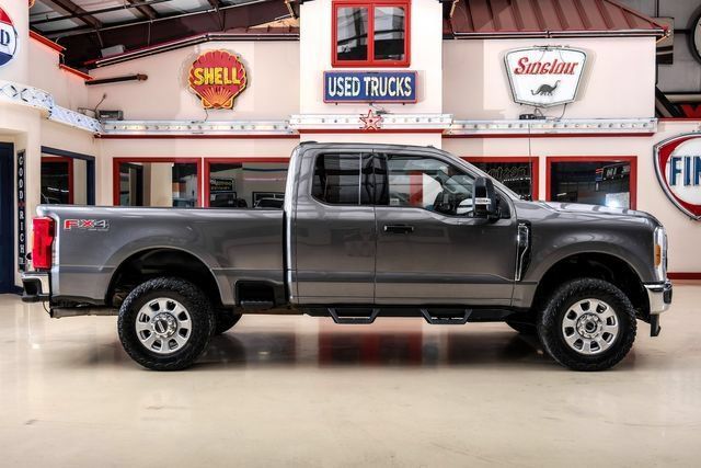 Used 2023 Ford F250 XLT w/ FX4 Off-Road Package AWD/4WD image 9