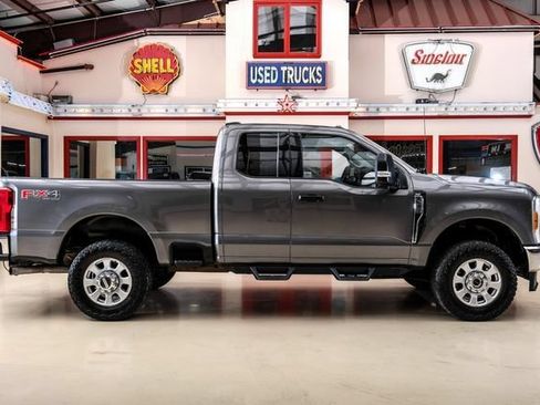 Used 2023 Ford F250 XLT w/ FX4 Off-Road Package AWD/4WD image 9