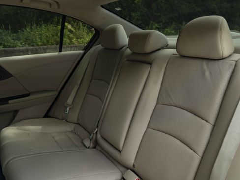 Used 2015 Honda Accord EX-L image 18