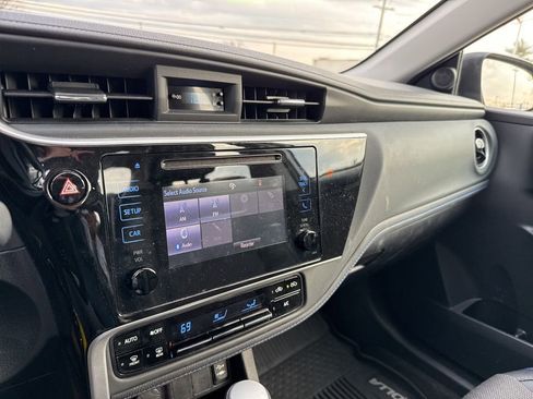Used 2019 Toyota Corolla SE image 39