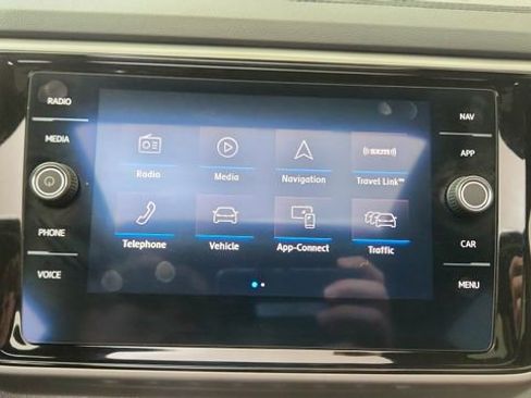 Used 2020 Volkswagen Atlas Cross Sport SEL Premium image 50