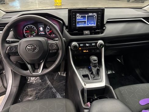 Used 2022 Toyota RAV4 XLE image 10