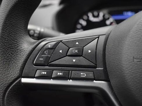 Used 2023 Nissan Altima 2.5 SV FWD image 23