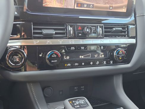 New 2026 Nissan Pathfinder SL AWD/4WD image 26