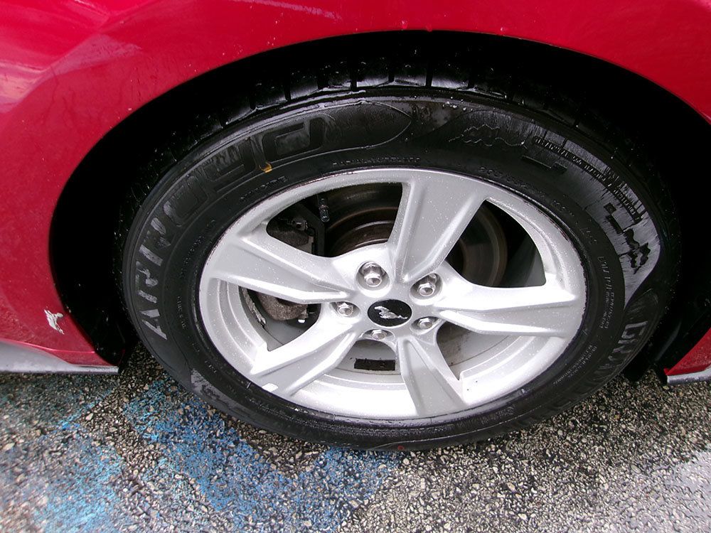 Used 2020 Ford Mustang Coupe RWD image 8