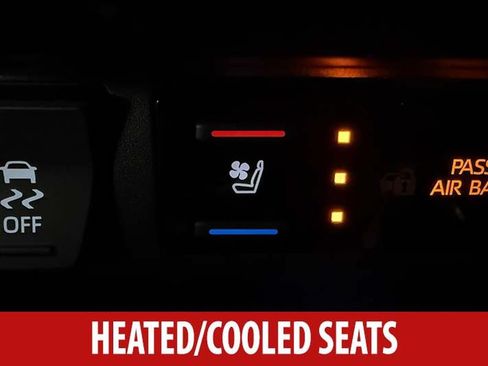 Used 2025 Toyota RAV4 Limited AWD/4WD image 19