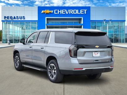 New 2026 Chevrolet Suburban LT w/ Comfort Package