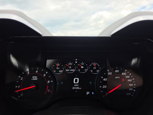 Used 2018 Chevrolet Camaro SS RWD image 25