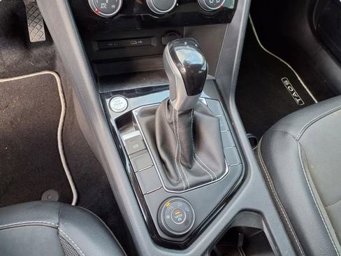 Used 2023 Volkswagen Taos SE w/ Black Wheel Package image 22