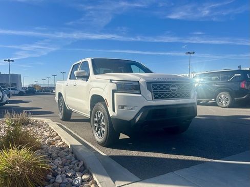 Used 2024 Nissan Frontier SL w/ Technology Package image 3