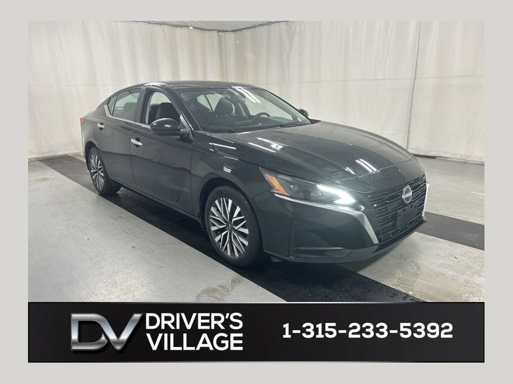 Used 2023 Nissan Altima 2.5 SV AWD/4WD image 1
