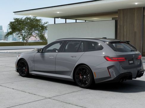 New 2027 BMW M5 Touring AWD/4WD image 2