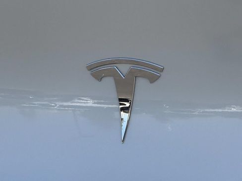 Used 2021 Tesla Model Y Long Range AWD/4WD image 10