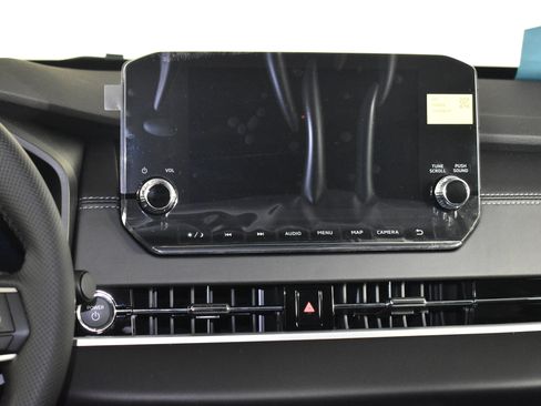 Used 2025 Mitsubishi Outlander SE image 12