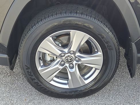 Used 2024 Toyota RAV4 XLE image 7