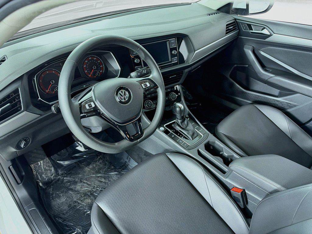Used 2020 Volkswagen Jetta SE w/ SE Cold Weather Package FWD image 9