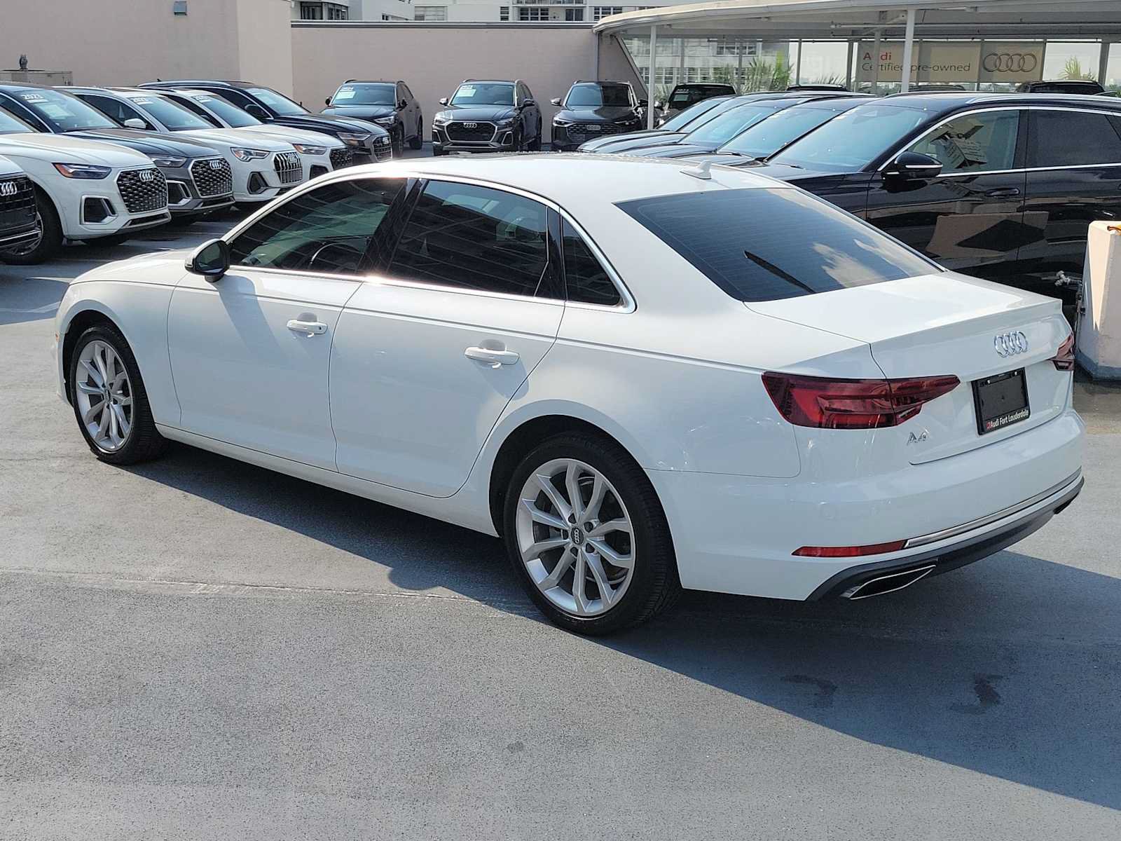 Used 2019 Audi A4 2.0T Premium w/ Convenience Package FWD image 4