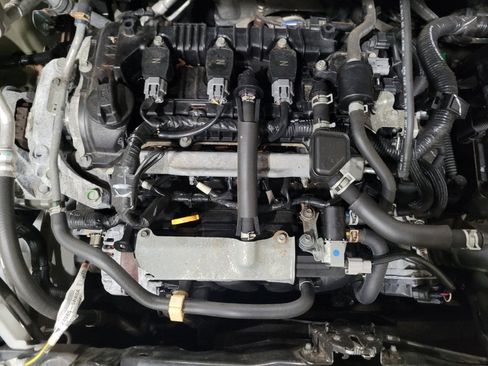 Used 2021 Nissan Versa SV w/ Trunk Package FWD image 30
