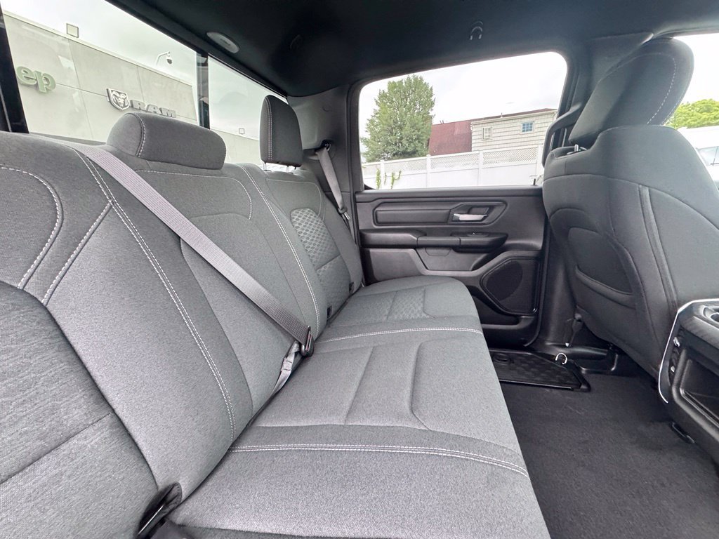 Used 2026 RAM 1500 Express AWD/4WD image 23