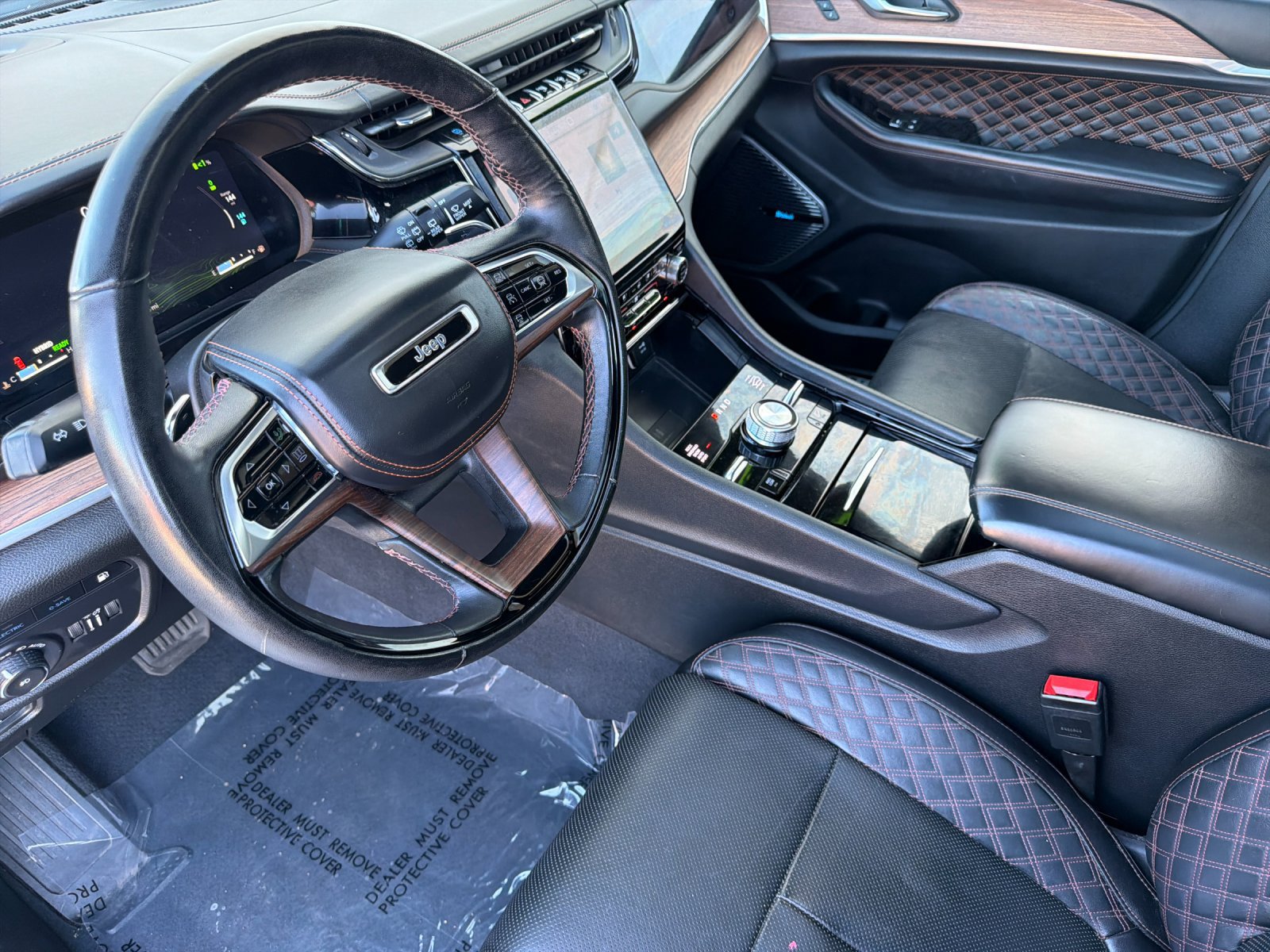 Used 2023 Jeep Grand Cherokee Summit w/ Advanced Protech Group IV AWD/4WD image 10