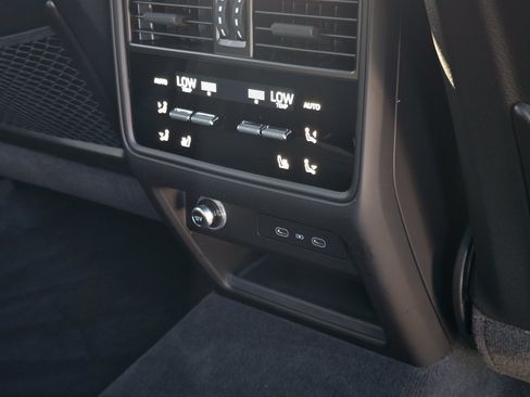 Certified 2026 Porsche Cayenne AWD/4WD image 15