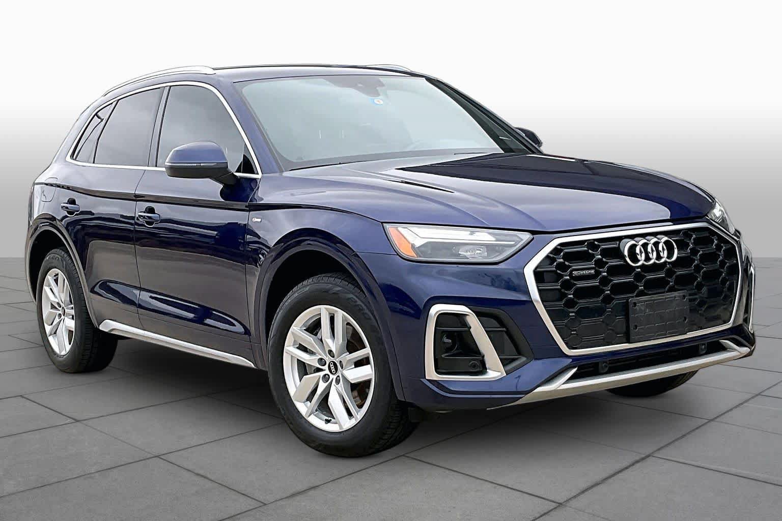 Used 2022 Audi Q5 2.0T Premium w/ Convenience Package AWD/4WD image 3